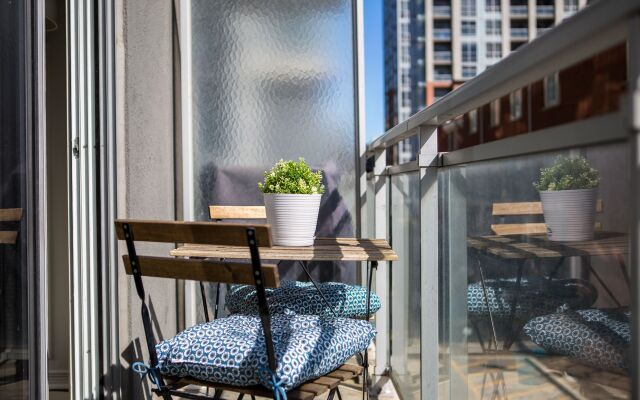 QuickStay - Sunlit Luxury Loft on King West