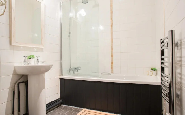 The Curious Pig in the Parlour