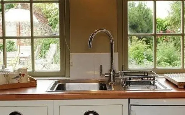 Little House B and B