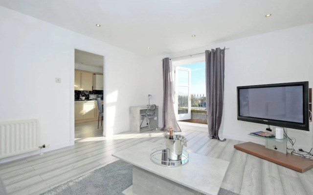 Orange Apartments - Belgrave Mansions