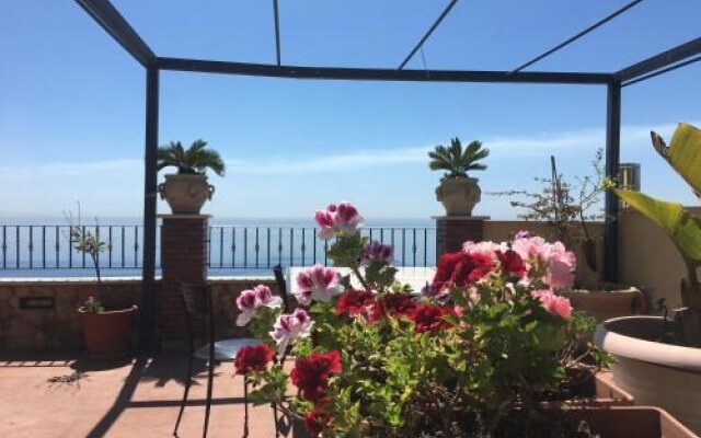 Taormina Holiday Home