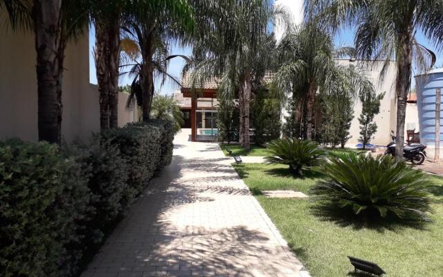 Emmis Park Hotel
