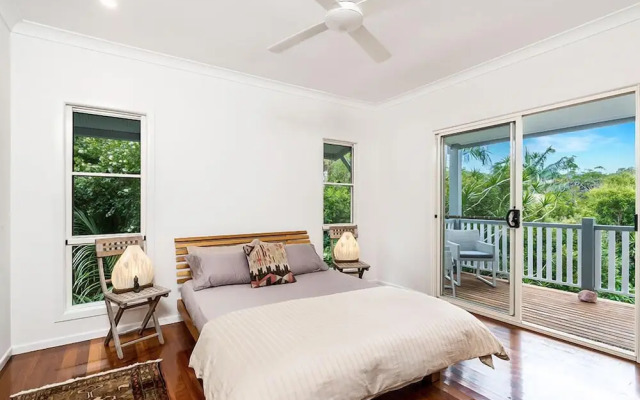 Your Coastal Treetop Escape