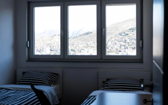 Modern 2-bedroom condo on the 14th floor