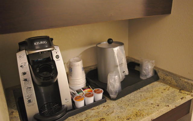 Holiday Inn Express & Suites Bradenton West by IHG