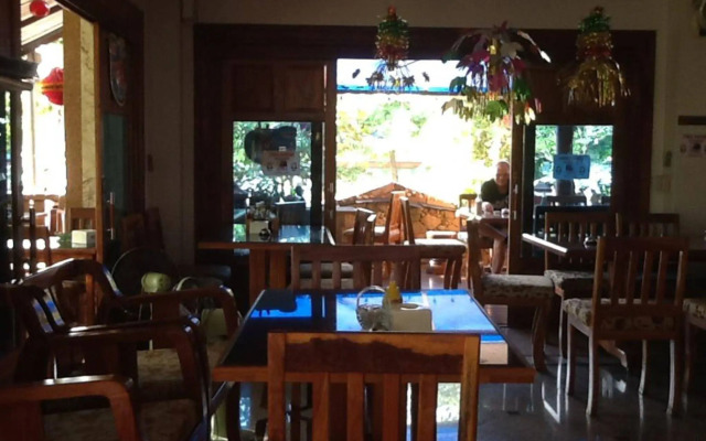 Lert Prasert House