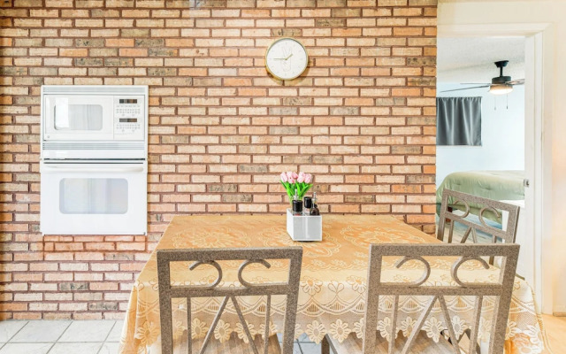 Walk to Nature Trails: Bradenton Getaway!