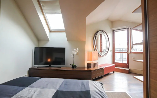 Pelicanstay Montaigne Apartments