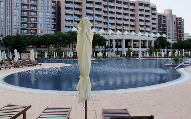 Apartment Royal Beach