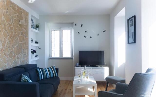 Quiet and Bright Apartment 16 by Lisbonne Collection