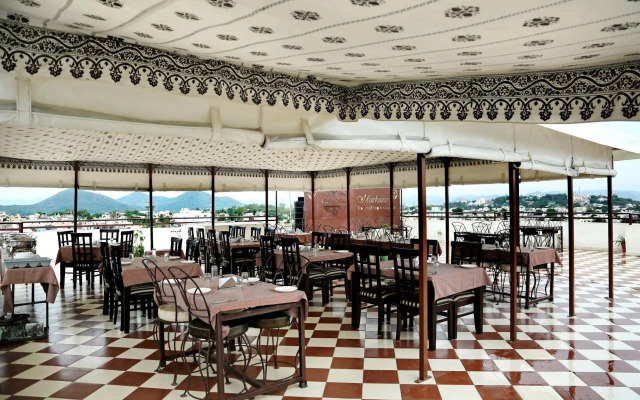 Hotel Royal Pratap Niwas