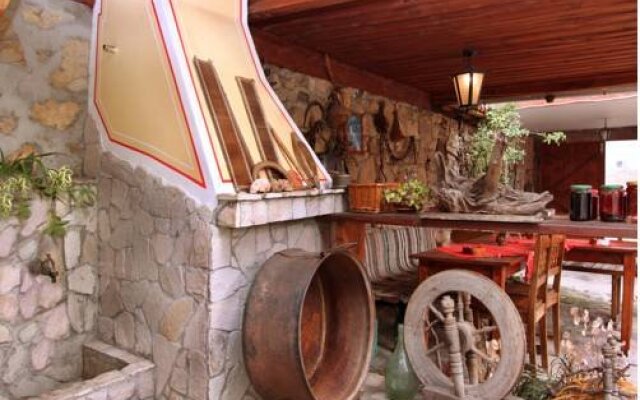 Nenchova Guest House