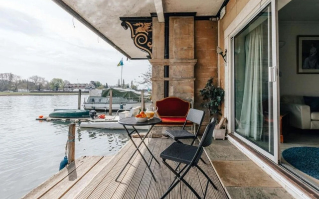 Water s Edge - From 300 Per Night