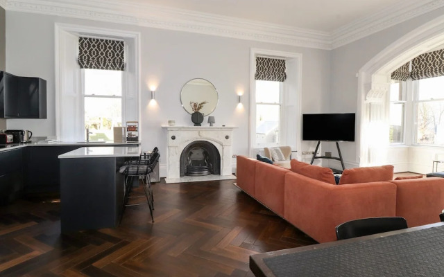 The Mary Maude Suite Stone Cross Mansion