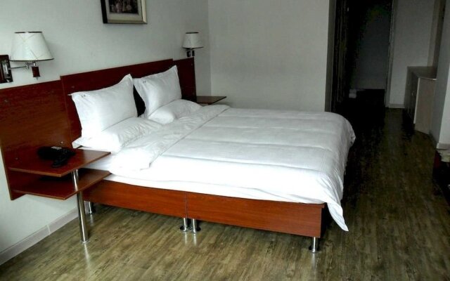 Sansheng Business Hotel