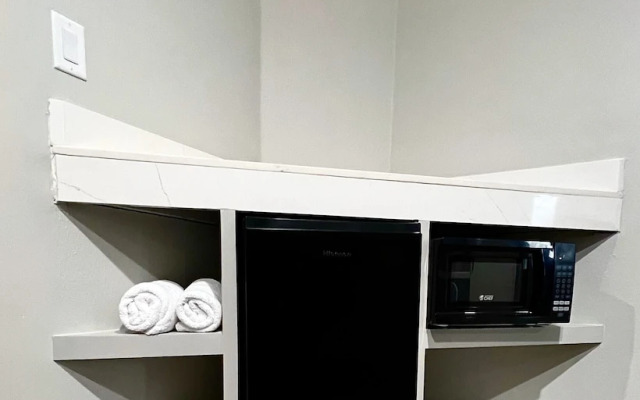 Crystal Inn Missouri City