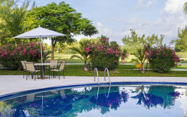 Las Gaviotas Hotel & Suites