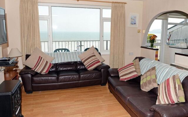 Sea View Apartment - Sea Front Apartment With Views