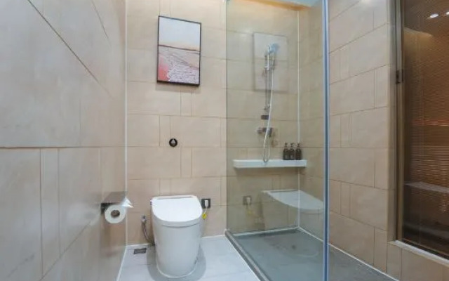 Vienna International Hotel (Huaxing Road, Huaxian County, Anyang City)