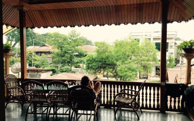Mr. Charles Guest House - Hostel