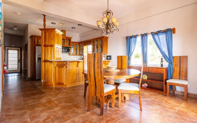 Lighthouse Beach Villas