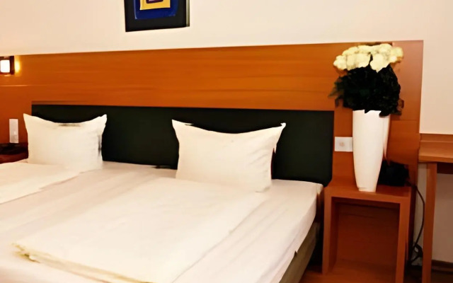 Memphis Hotel