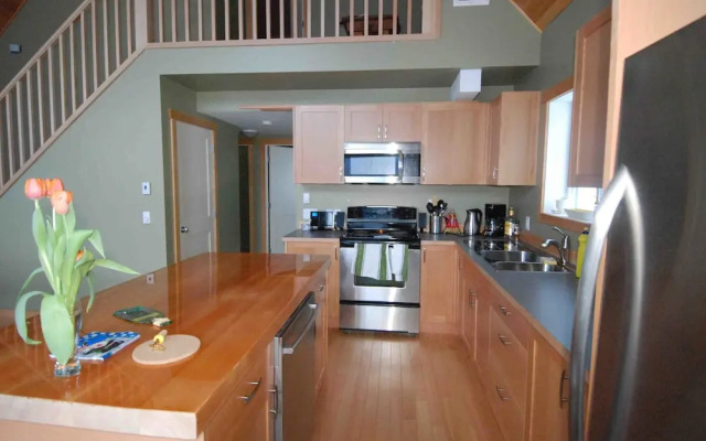 Stoke Cabin by Revelstoke Vacations