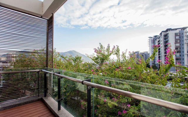 Deluxe Villa in Mingyue Mountain and Stream