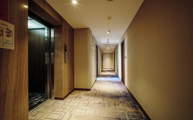 Nhat Ha Lavish Hotel
