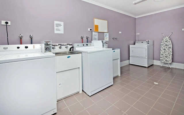 Acclaim Rose Gardens Beachside Holiday Park