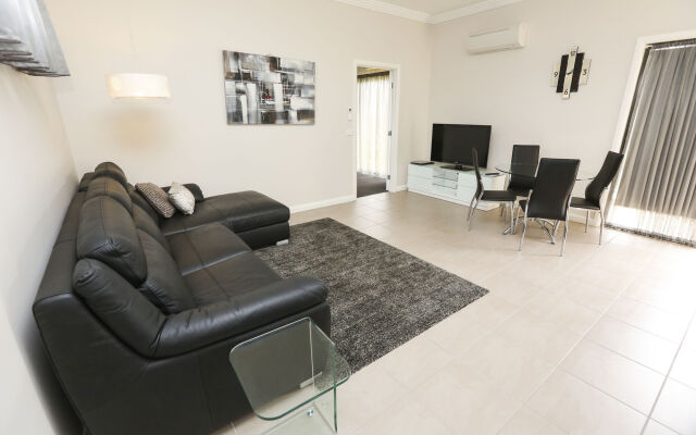 Comfort Inn Deakin Palms