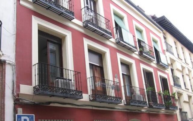 Paseo del Prado Apartment by Allô Housing