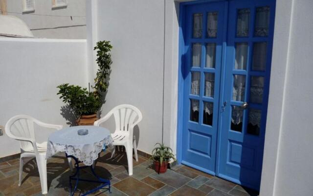 Floras Rooms and Studios