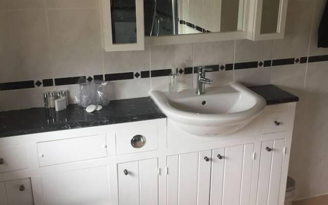 Oak Lodge Bed & Breakfast