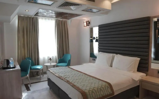 Noor Land Hotel