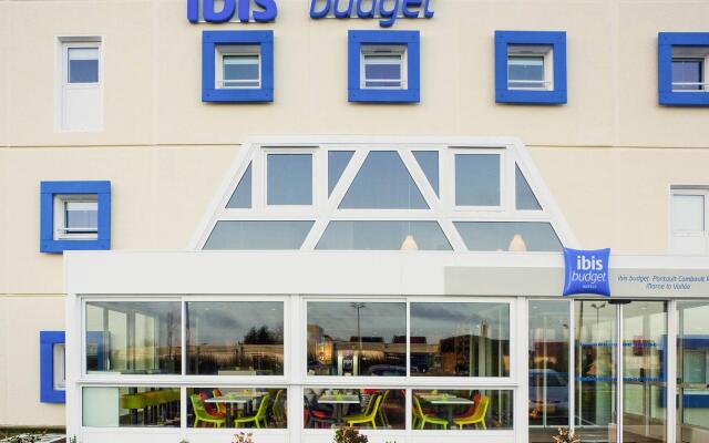 ibis budget Pontault Combault RN4 Marne la Vallée