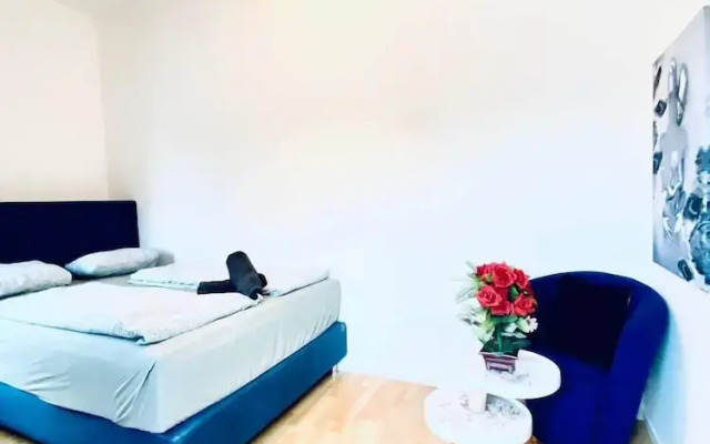 Spacious 4BR Apt Perfect for Groups