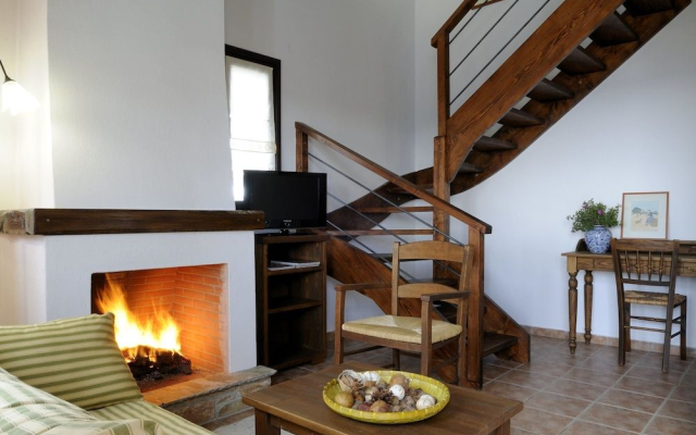 Esperos Suites & Villas