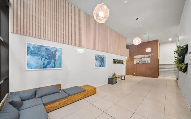 Sleek 2-bed Apartment With Rooftop Garden Access