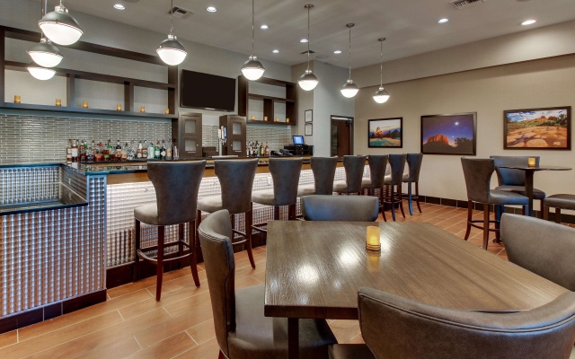 Drury Inn & Suites Phoenix Happy Valley
