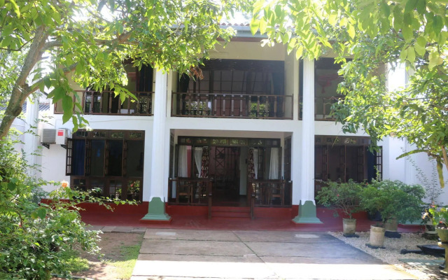 Sayuru Inn