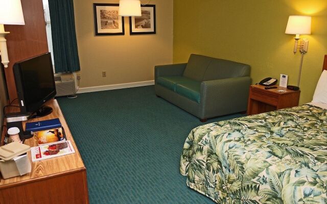 Ocean Sands Beach Boutique Inn - Stay At the Beach