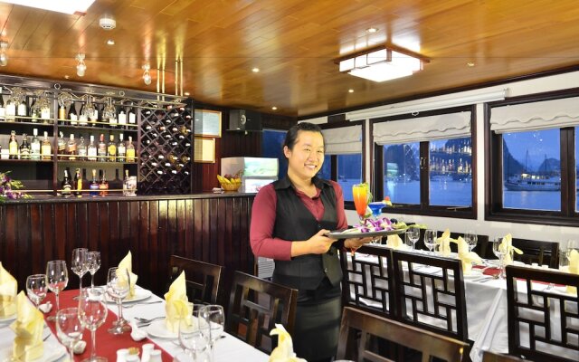 Garden Bay Premium Cruise