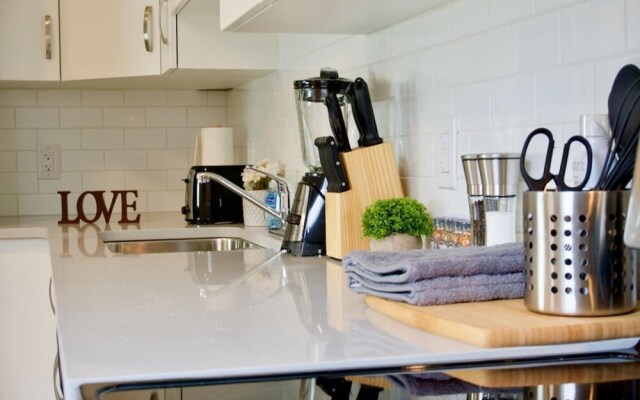 Gorgeous Modern 2BD Condo Heart of Wpg Location