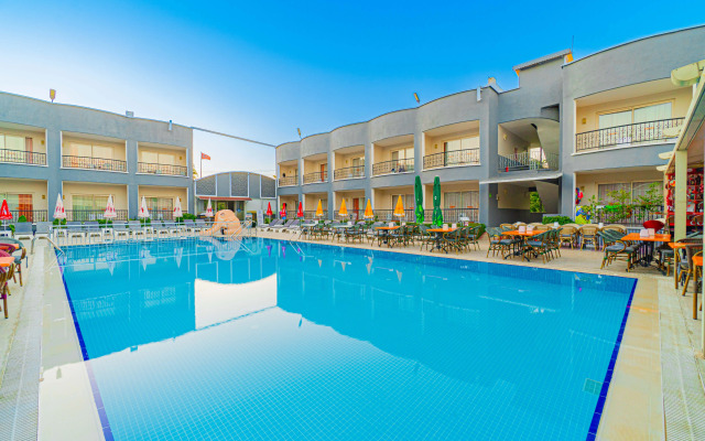 Sayanora Hotel & Park