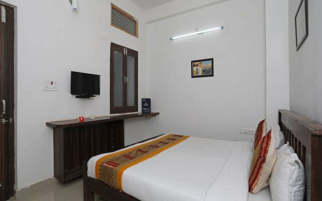 OYO 10132 Hotel Regal Inn