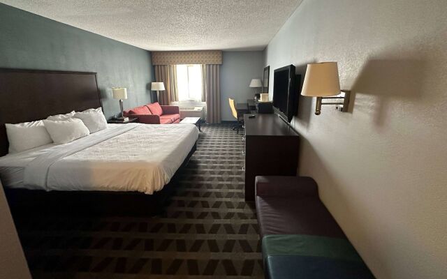 Baymont by Wyndham Flint Airport North