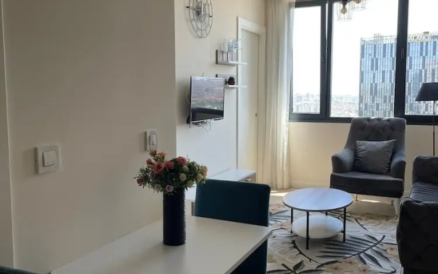 1 Bedroom Apartment High Floor City View