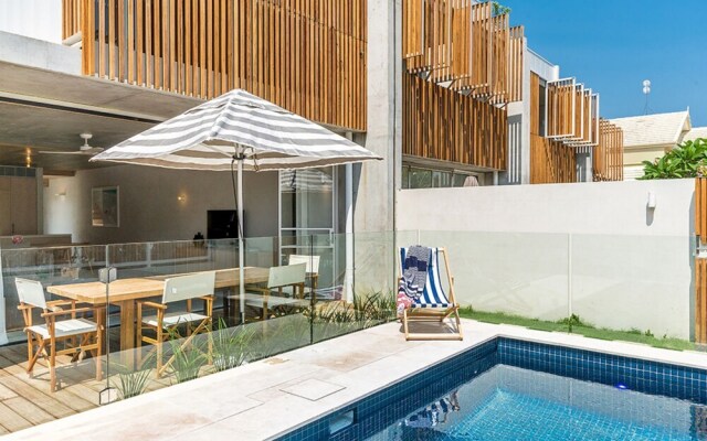 Your Luxury Escape - Driftwood Three