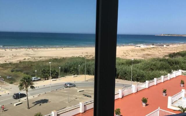 Beach-apartment with terrace and 180º sea view